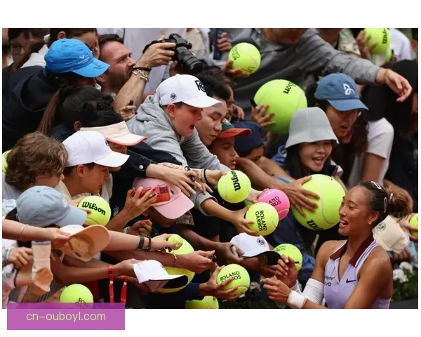 5分钟内两次争议判罚引发热议